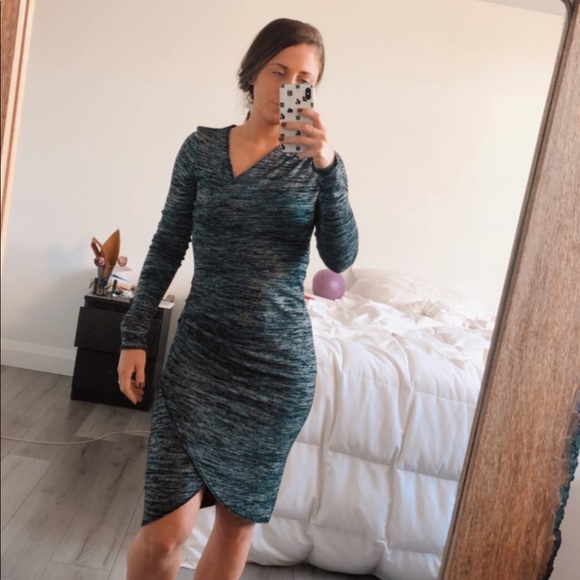 Aritzia Dresses & Skirts - Wilfred Free Klum Bodycon Dress from Aritzia